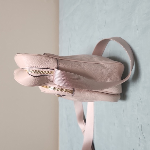 Michael Kors Jet Set Travel Medium Pink Crossbody Bag - Picture 4 of 13